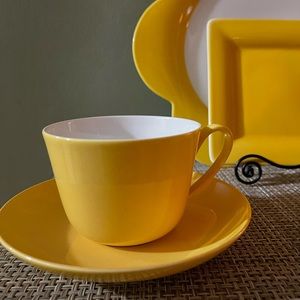 NEW Villeroy & Boch Wonderful World Tea Cup & Saucer Yellow